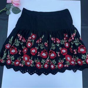 Anthropologie Women’s Size 6 Embroidered Skirt  black Floral